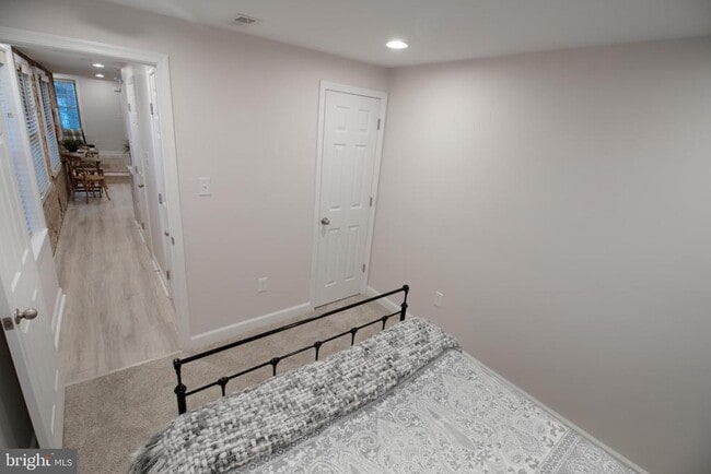 Building Photo - 343 Scott St