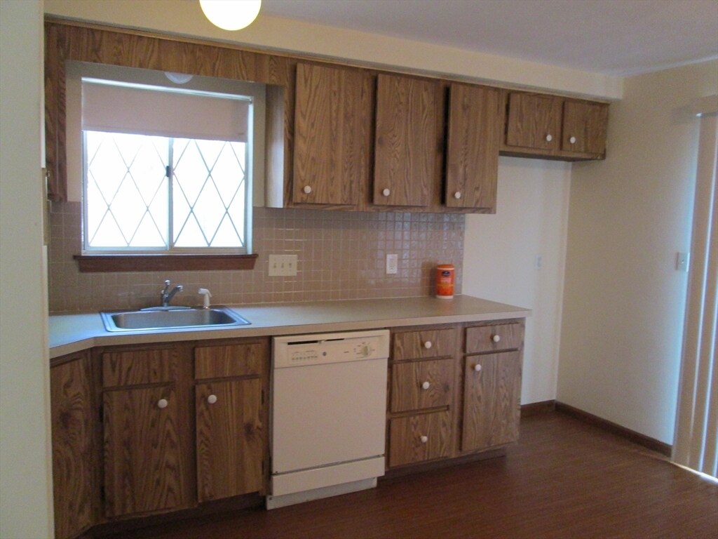 Building Photo - 108 Clark St