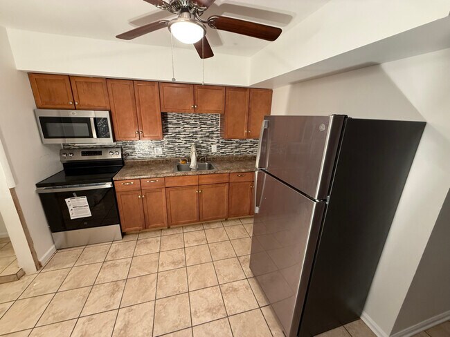 Foto del edificio - 900 W Wilkes Barre St