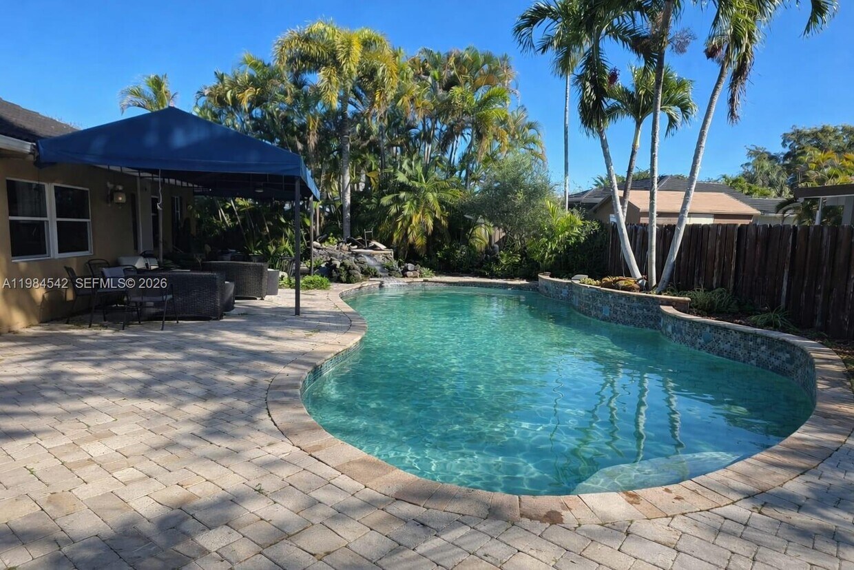 Foto del edificio - 18121 SW 152nd Ct