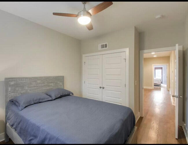 Foto del edificio - 421 Moore Ave
