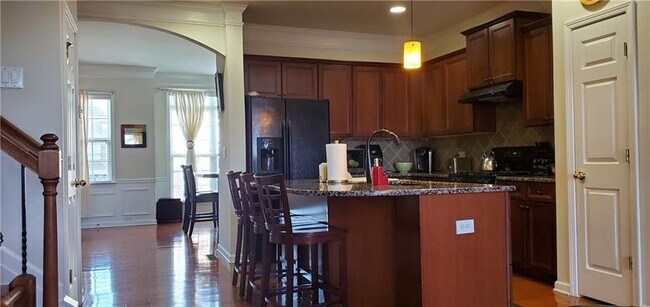 Foto del edificio - 6067 Joybrook Rd