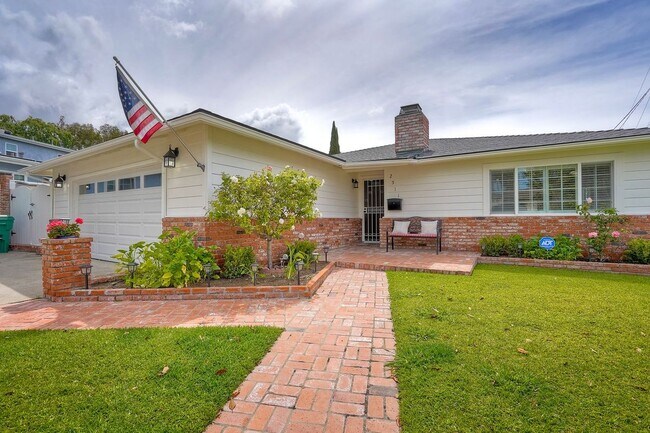Building Photo - 2511 Meadow Lark Dr