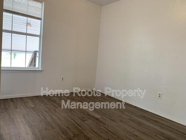 Foto del edificio - 1414 S Powell St