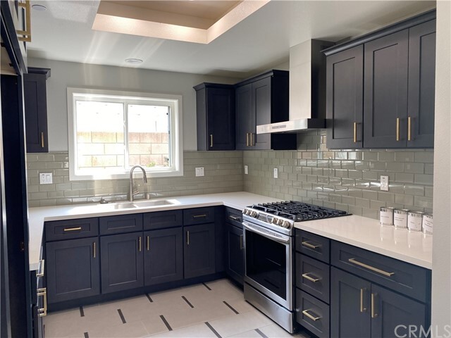 Foto del edificio - 21060 E Cypress St