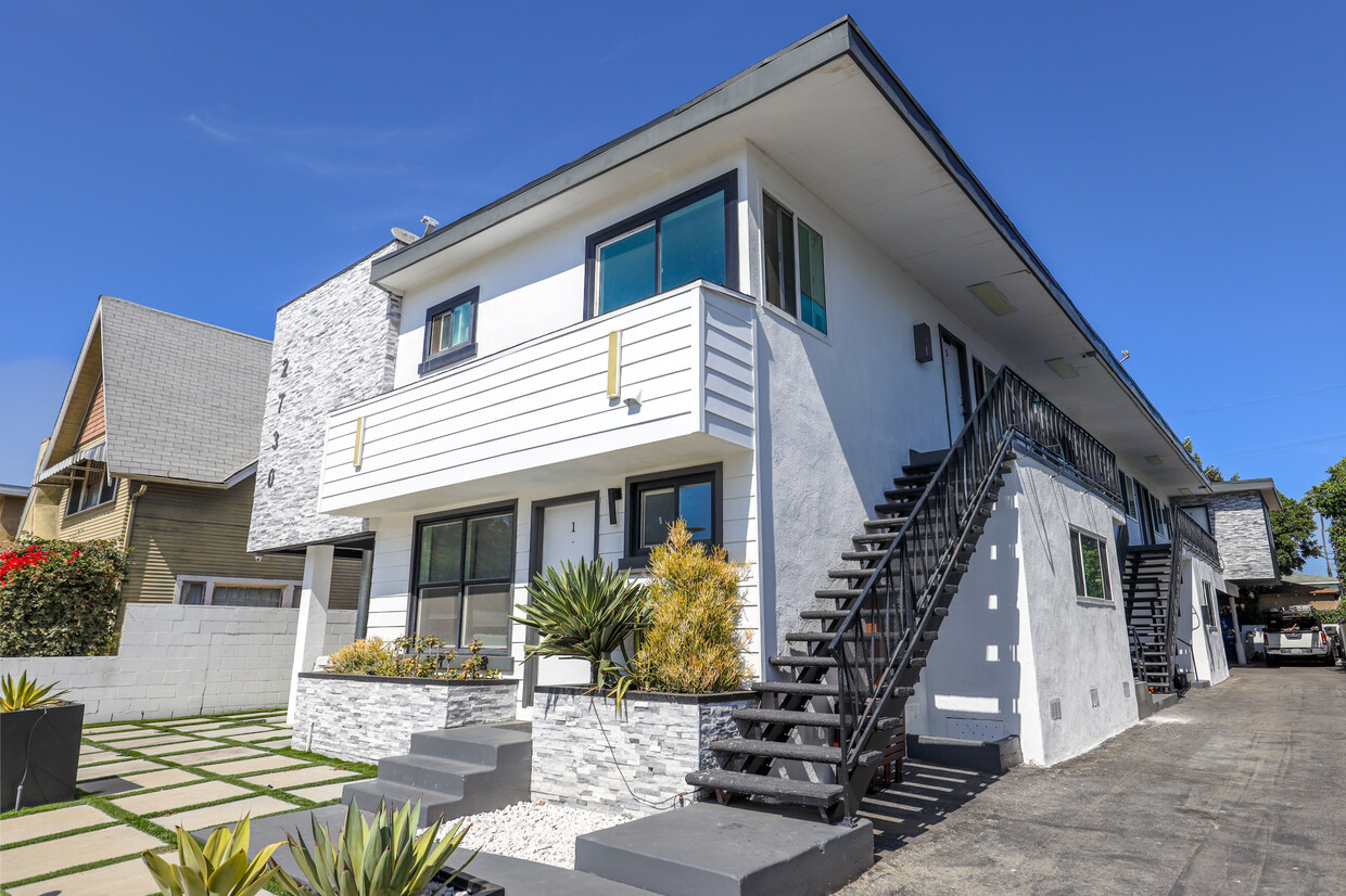 Foto principal - 2730 Raymond Ave.