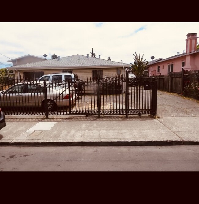 Foto del edificio - 1356 63rd Ave