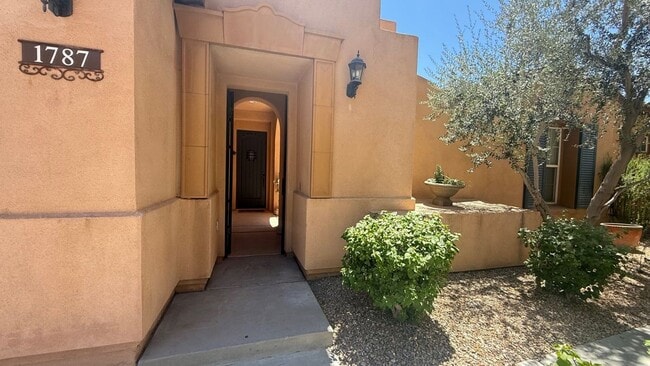 Building Photo - 1787 Miro Ct