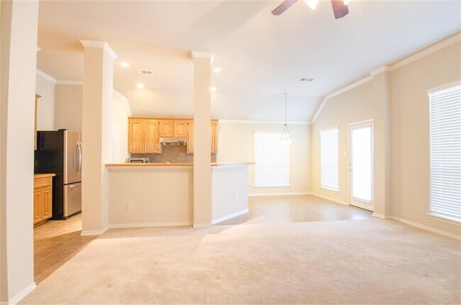Foto del edificio - 20210 Emerald Cliff Ln