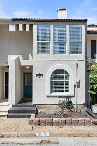 Foto del edificio - 3928 Mediterranean St
