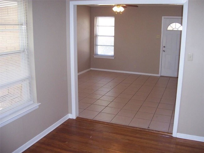 Building Photo - 6453 Lontos Dr