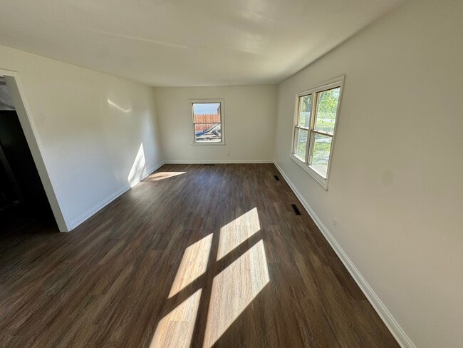 Foto del edificio - 324 Sturbridge Rd