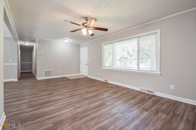 Building Photo - 6137 Indian Creek Cir SW