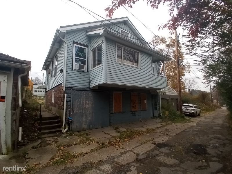1609 Ridge Ave, Steubenville, OH 43952 House Rental in Steubenville