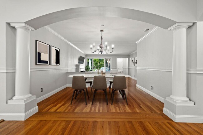 Building Photo - 971 Rosewood Dr