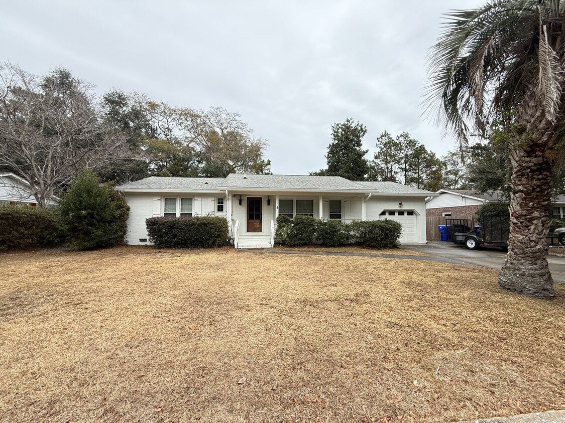 Primary Photo - 3 Bedroom 2 Bath House in Old Mount Pleasant