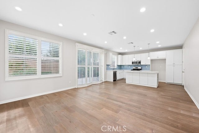 Building Photo - 204 Desert Bloom