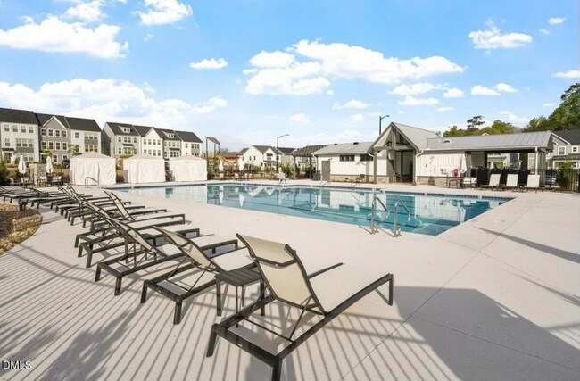 Foto del edificio - Room in Townhome on Billingshurst Wy