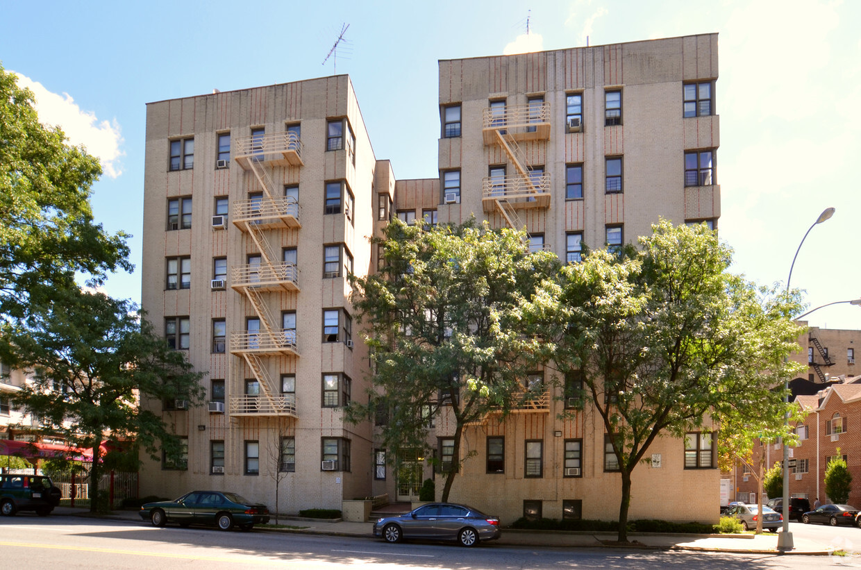 Foto del edificio - 2260 Bronx Park East Apartments