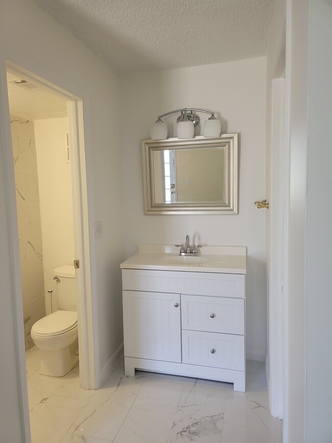 3150 Shorewood Ln Unit 1000, Fort Myers, FL 33907 Condo for Rent in