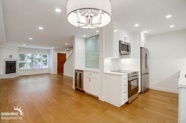 Foto del edificio - Modern 2Bdm 1.5Ba Townhome in Point Loma w...