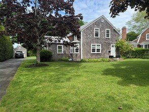 Building Photo - 21 Elm St