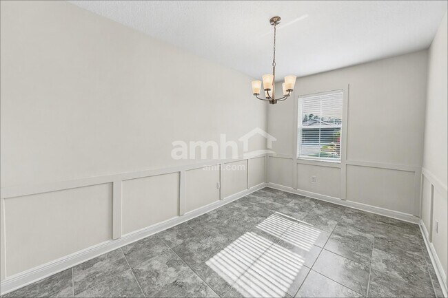 Foto del edificio - 8630 Firefly Pl
