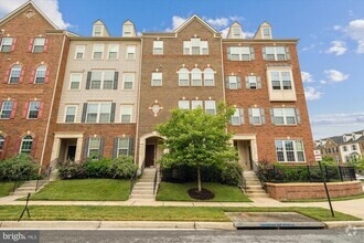 Building Photo - 5460 Stream Bank Ln