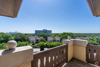 Building Photo - Aventine at Kessler Park