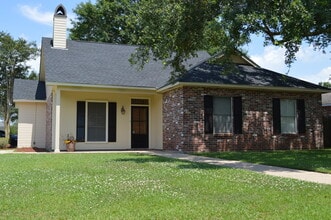 Building Photo - 18611 Cherry Oak Dr