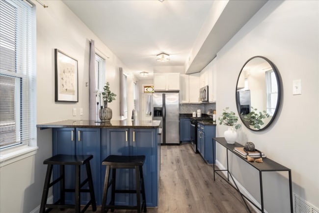 Photo - 57 E Heath St Townhome