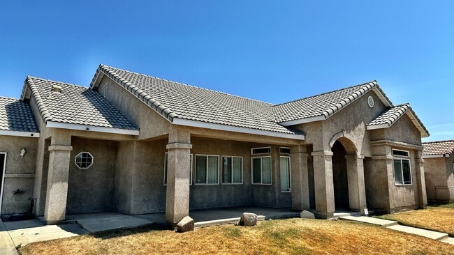 Building Photo - 1912 Mount Whitney Ct