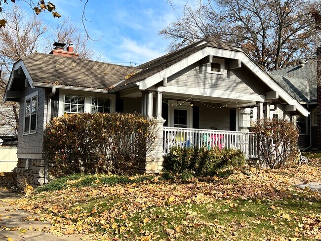 Front - 316 E 69th Ter