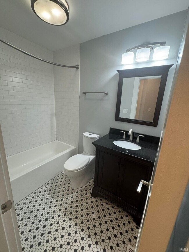 Foto del edificio - 729 E Hunter Ave