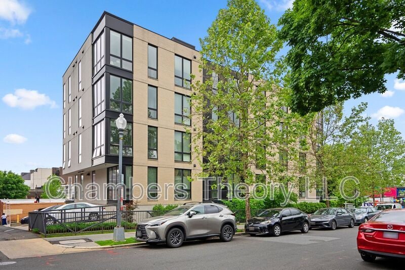 Primary Photo - 1380 Quincy St NW