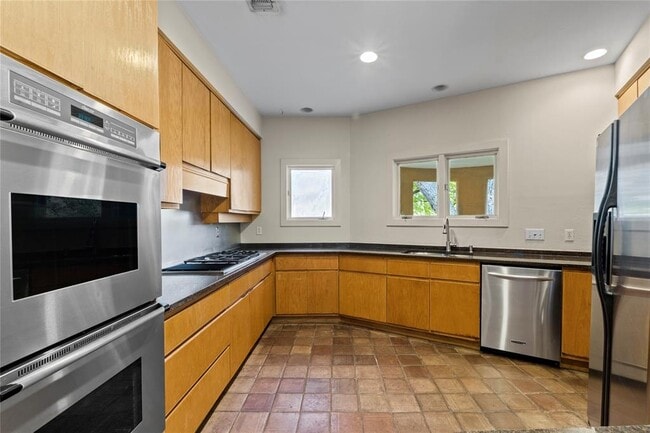 Foto del edificio - 3307 Rivercrest Dr
