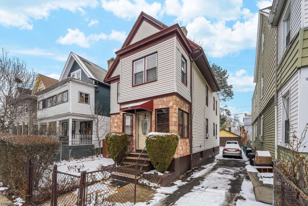 Foto principal - 516 Norwood St
