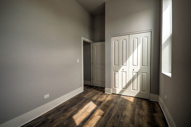 Foto del edificio - 2215 S Wood St