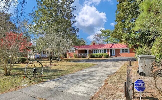 Foto del edificio - 3674 Golfview Rd