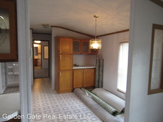 Building Photo - 3 br, 2 bath House - 589 N 1st
