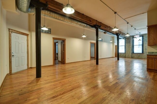 Building Photo - 123 N Jefferson St