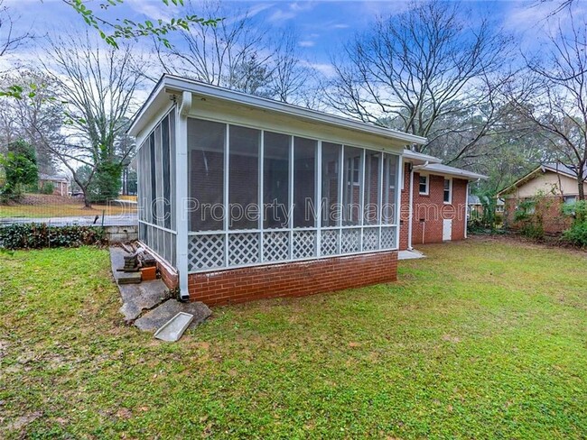 Foto del edificio - 161 Larose Cir SE