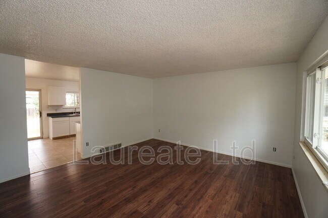 Foto del edificio - 11536 E Center Dr