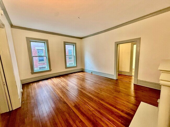 Foto del edificio - 485-487 W 3rd. St.