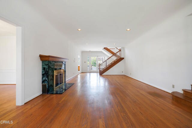 Building Photo - 1034 E Cypress Ave