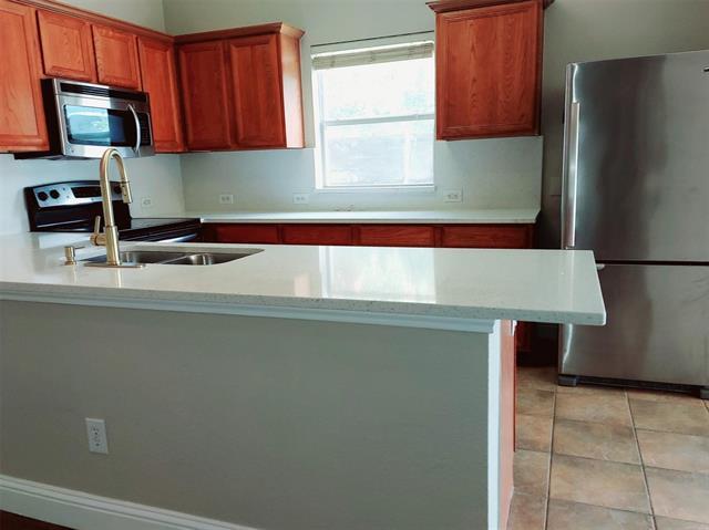 Foto del edificio - 7901 Whispering Tree Ln