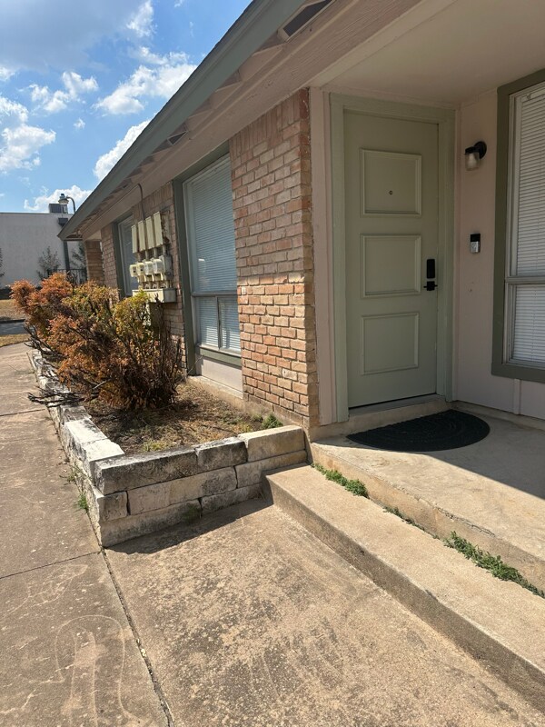 Building Photo - 10111 Golden Meadow Dr