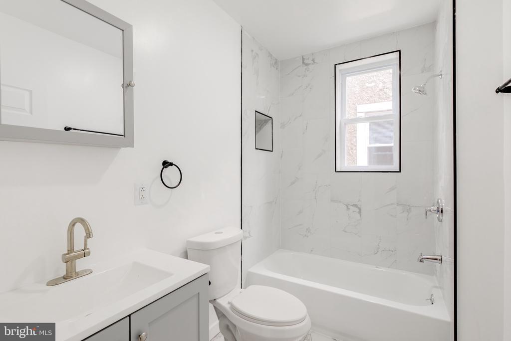 Foto principal - 5117 Kingsessing Ave