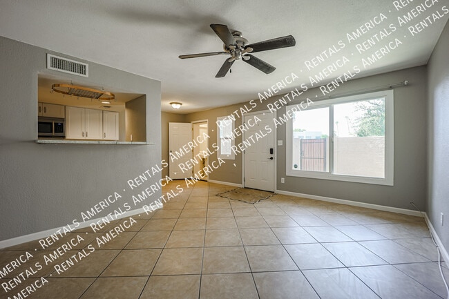 Building Photo - Nice Scottsdale Condo with Great Location!