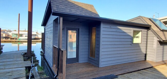 Unit B-3 - 5 Mill St